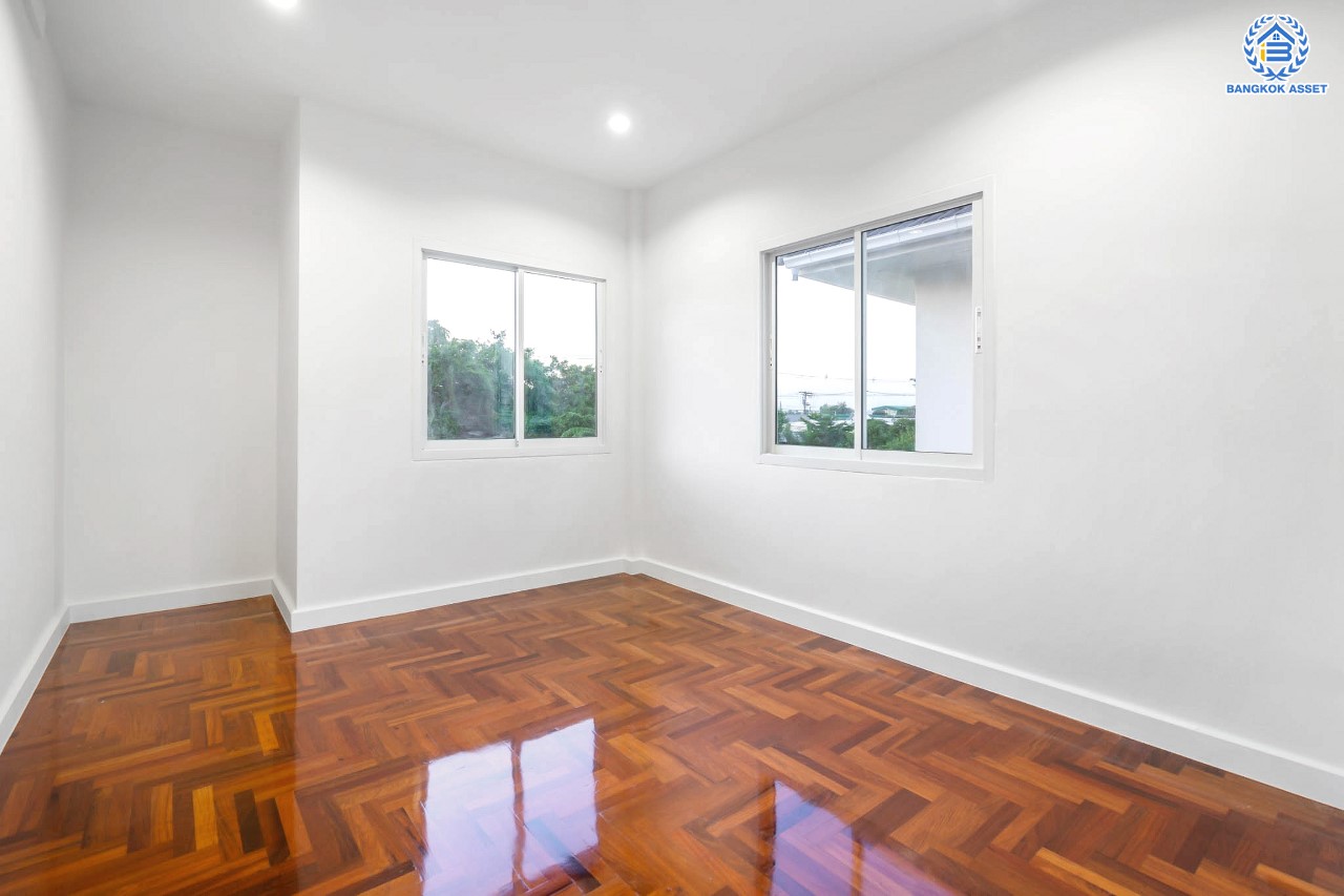 บ้านมือสองตกแต่งใหม่ ม.เศรณีวิลล่า บางใหญ่-กาญจนาภิเษก (บ้านกล้วย-ไทรน้อย) เนื้อที่ 50 ตร.ว. ฟังก์ชันพร้อม 3 ห้องนอน 3 ห้องน้ำ จอดรถได้ 2 คัน ตอบโจทย์ทุกการอยู่อาศัย บนทำเลคุณภาพ! เชื่อมต่อ ถ.กาญจนาภิเษก ใกล้เซ็นทรัลเวสต์เกต และ รถไฟฟ้า "สถานีคลองบางไผ่"...